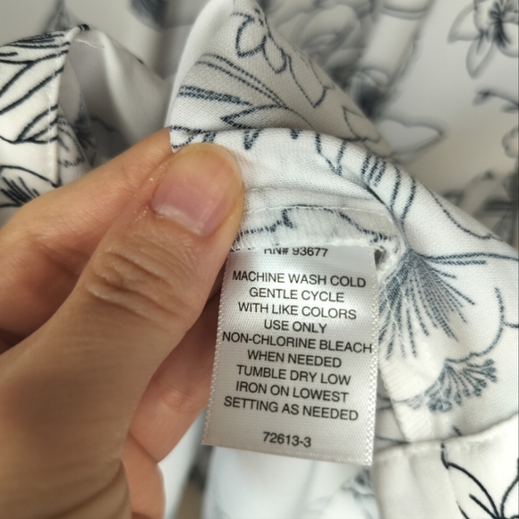 Liz Claiborne Floral Pattern Blouse - Picture 8 of 8